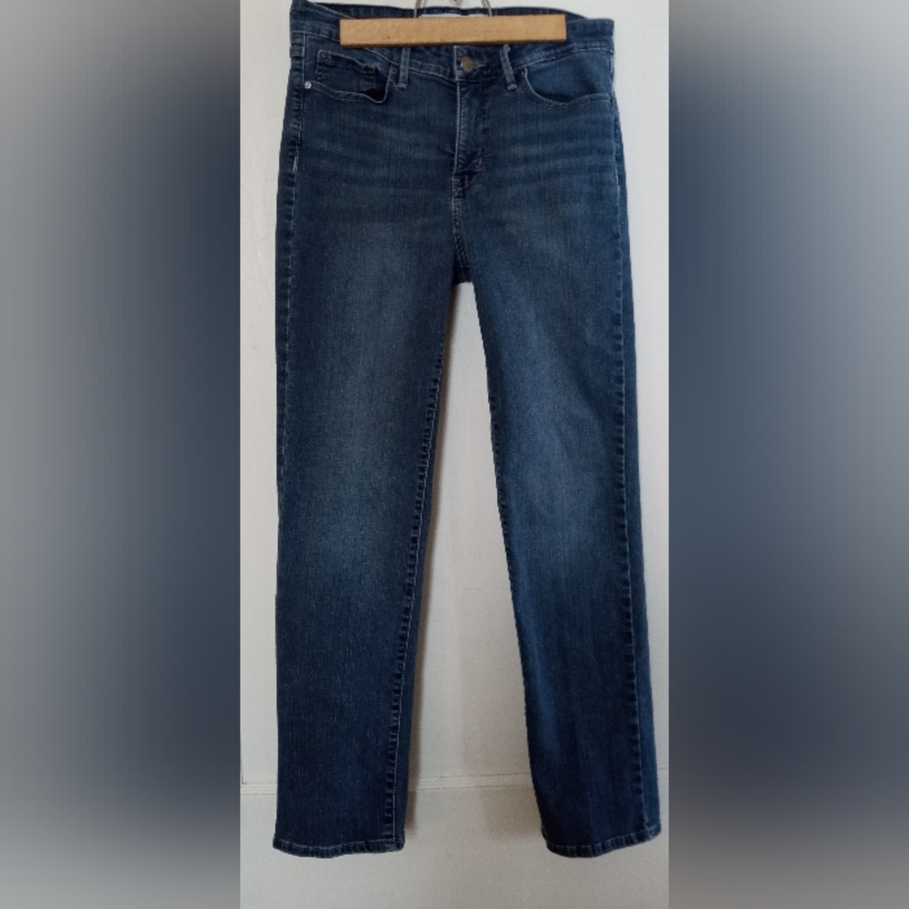 Levis Strauss Signature Jeans 8 - 29x30 Stretch Totally Shaping Straight